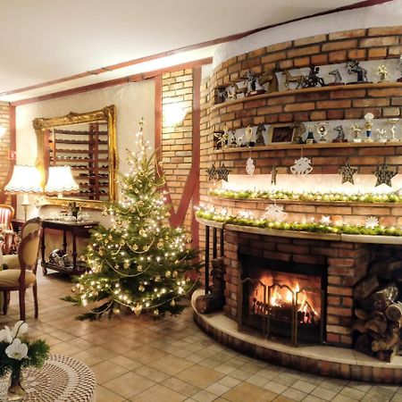Hubertus Aparthotel & Restaurant & Horse Club Starogard Gdanski Exterior photo